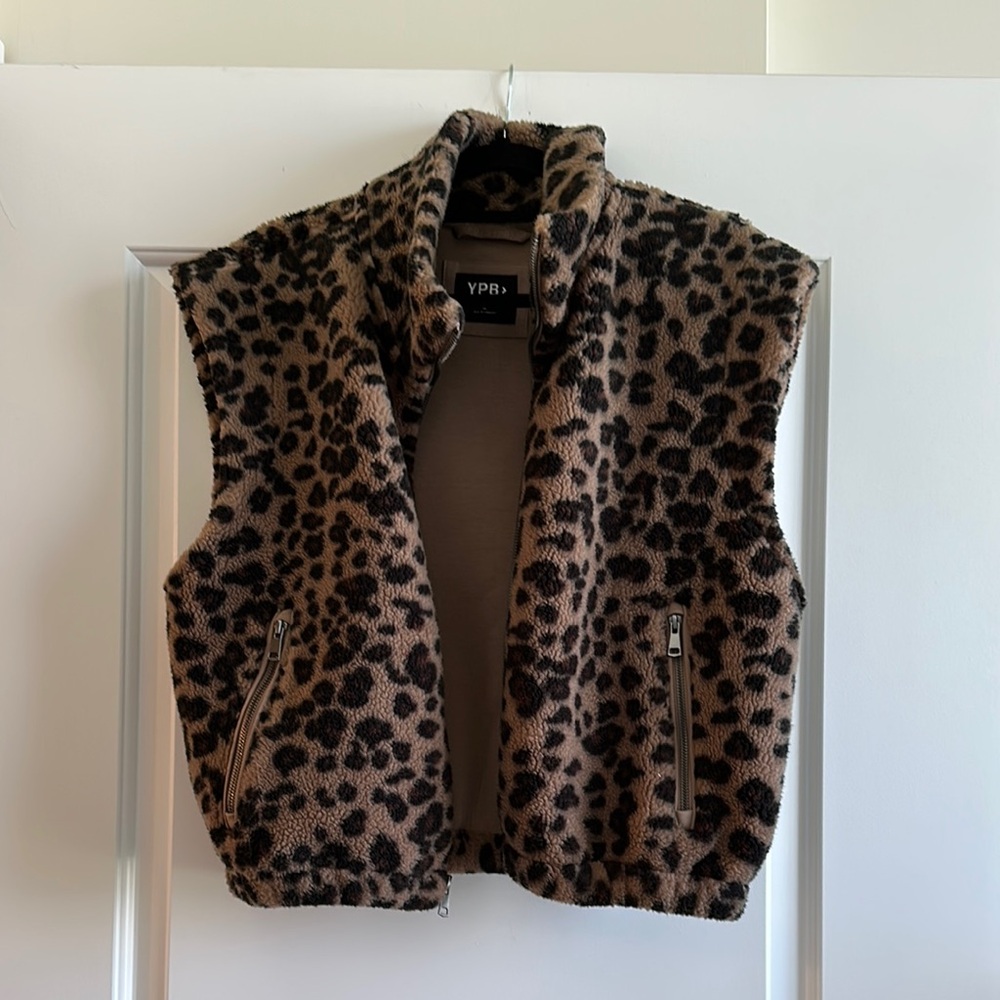 Women's Leopard Print Fleece Vest